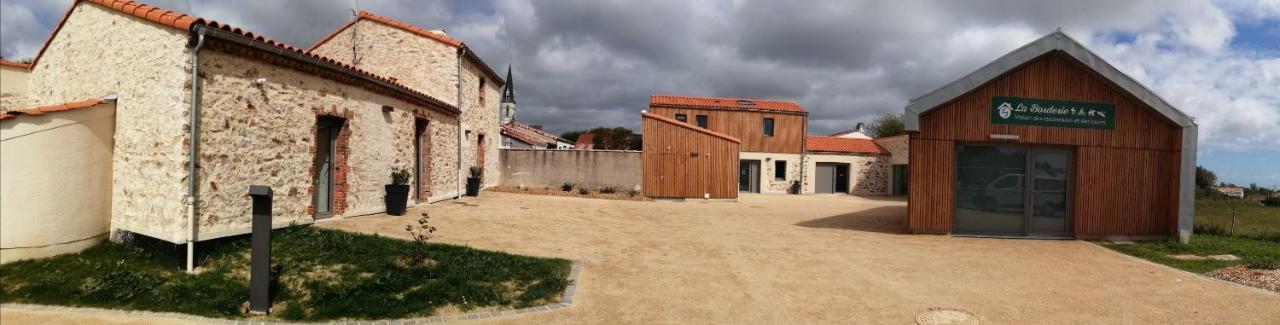 La Borderie - Maison Des Randonnees - Gite Etape - Gite De Groupe Vairé Buitenkant foto